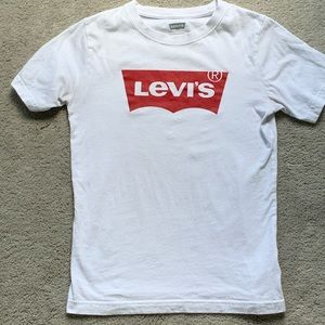 Levi’s T-shirt